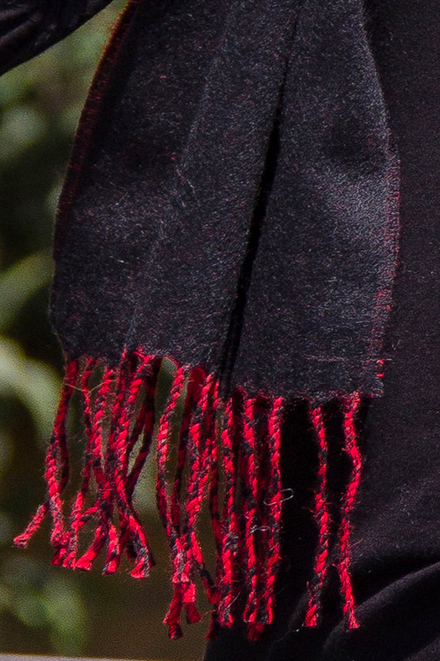 Reversible 100% Baby Alpaca Woven Scarf ~ Natural Fiber Wrap for Women and Men ~ Black/Red - Princesa Inca®